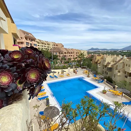 Golf, Relax And Explore Apartment